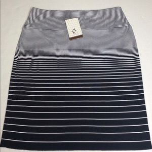 Jofit Lifestyle Black White Slip On Skirt Sz Small